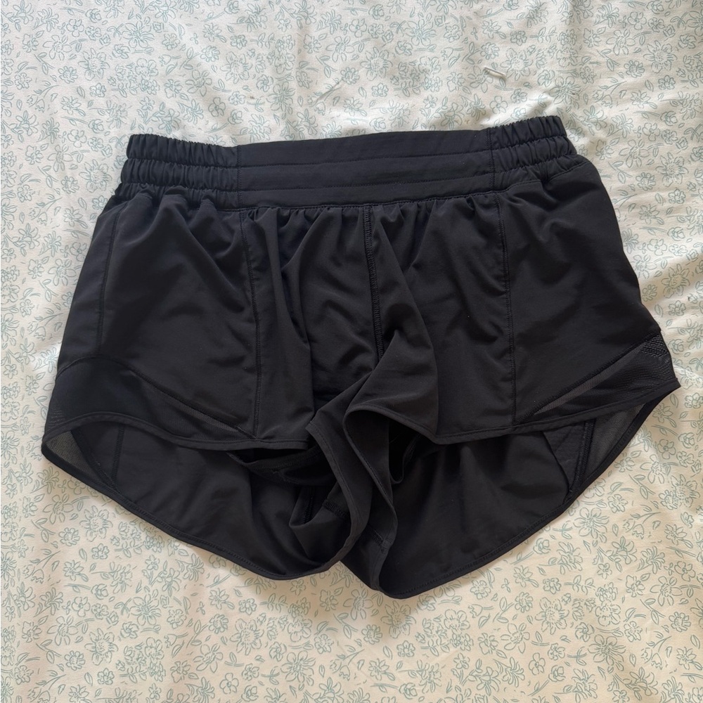 Lululemon Black Women's Hotty Hot 2.5 inseam athletic shorts size 8